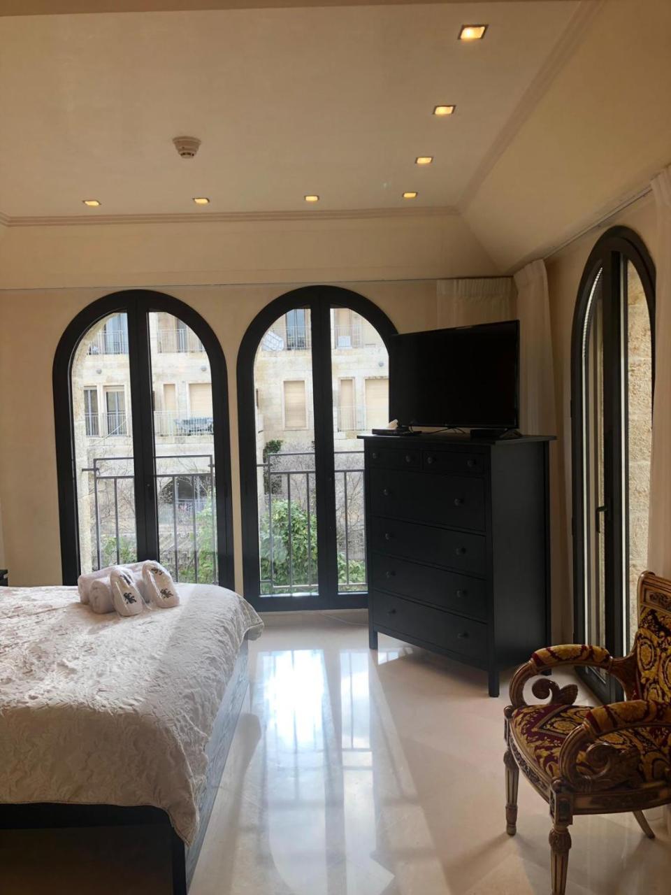 Chung cư 120 m² 2 phòng ngủ, 2 phòng tắm riêng ở Mamilla / King David Jerusalem Ngoại thất bức ảnh