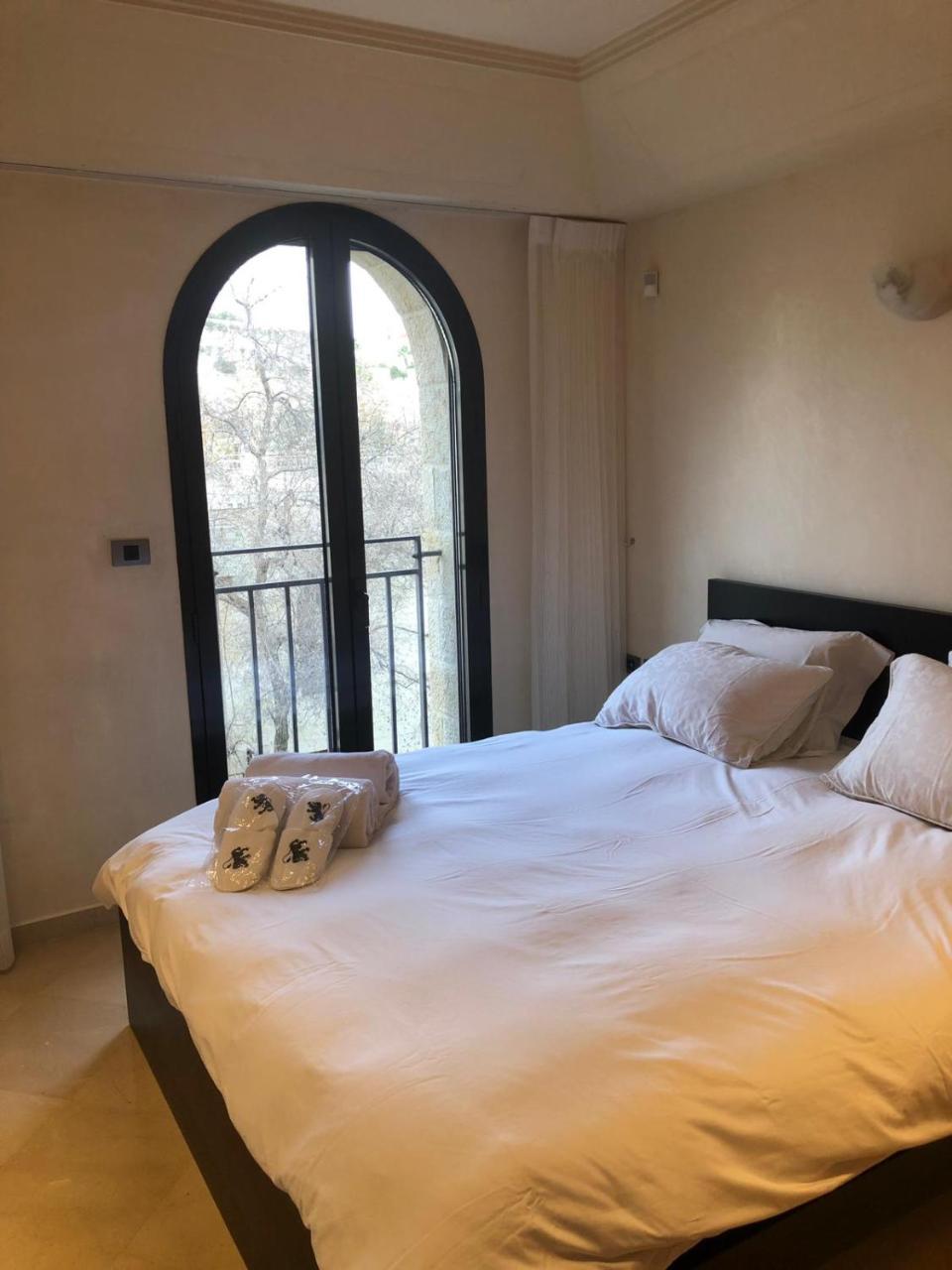 Chung cư 120 m² 2 phòng ngủ, 2 phòng tắm riêng ở Mamilla / King David Jerusalem Ngoại thất bức ảnh
