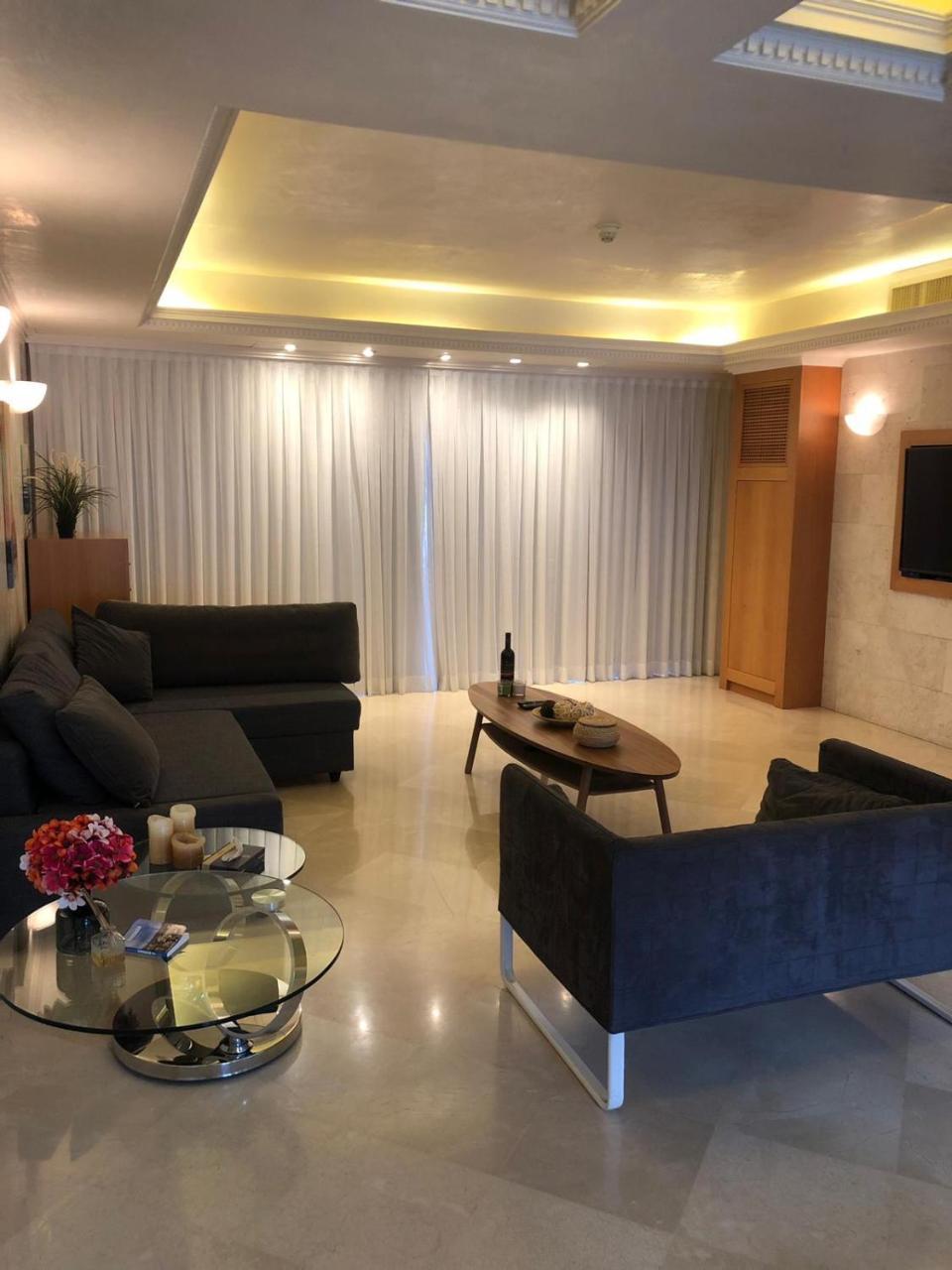 Chung cư 120 m² 2 phòng ngủ, 2 phòng tắm riêng ở Mamilla / King David Jerusalem Ngoại thất bức ảnh