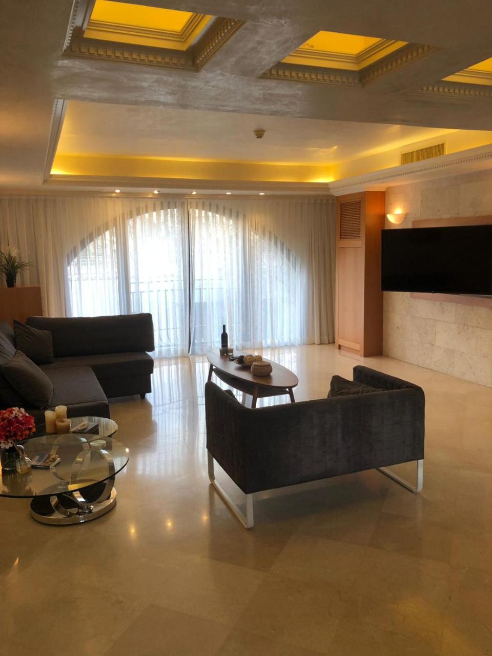 Chung cư 120 m² 2 phòng ngủ, 2 phòng tắm riêng ở Mamilla / King David Jerusalem Ngoại thất bức ảnh
