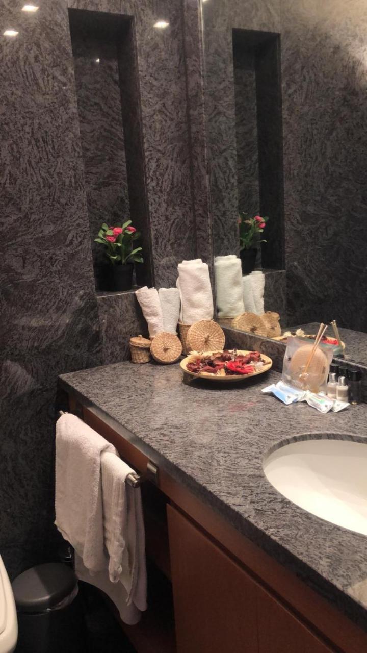 Chung cư 120 m² 2 phòng ngủ, 2 phòng tắm riêng ở Mamilla / King David Jerusalem Ngoại thất bức ảnh